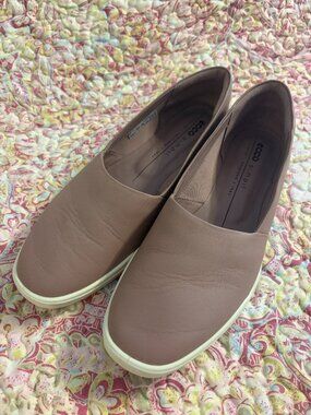 Ecco Women's Simpil Woodrose Pink Leather Espadrille Loafers, size US8-8.5-EU39